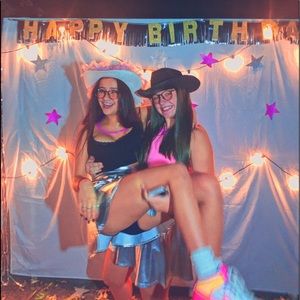 Meet your Posher, Carter